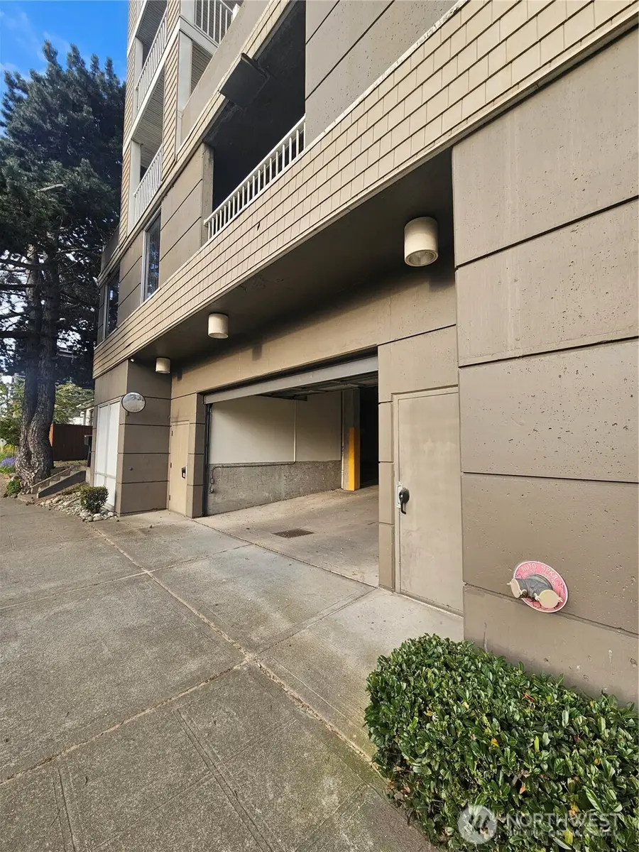 2530 15th Avenue W #303, Seattle, WA 98119 - #2