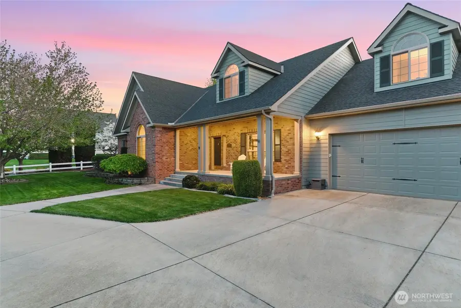 1875 SE Sunflower Court, College Place, WA 99324 - #2