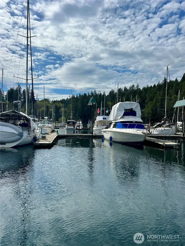 101 Pleasant Harbor Marina #C-21, Brinnon, WA 98320