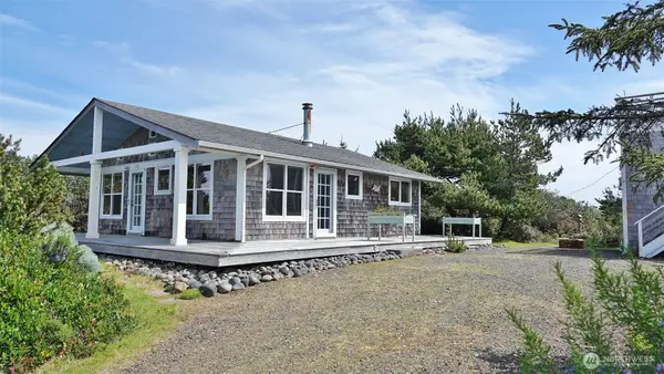 1056 Greenview Avenue Sw, Ocean Shores, WA 98569