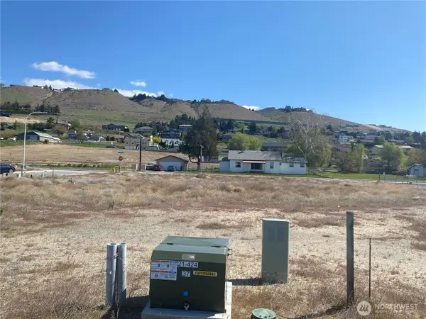 183 Harold Street Ne #2, East Wenatchee, WA 98802