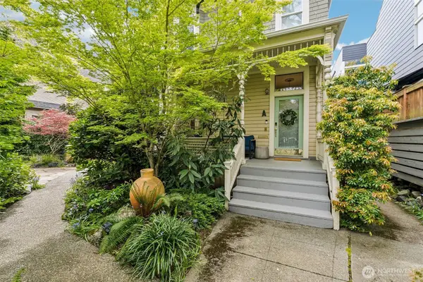 917 18th Avenue #A, Seattle, WA 98122