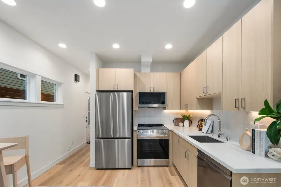 1004 48th Street #B, Seattle, WA 98103 - #3