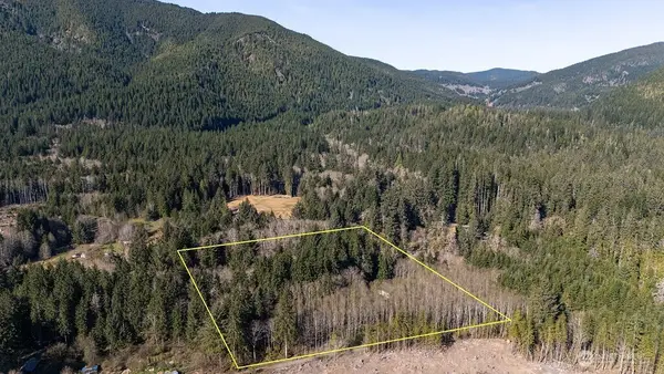 999 Night Hawk Lane, Clallam Bay, WA 98326