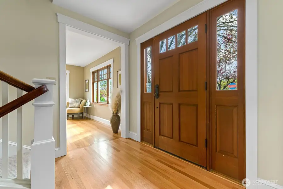 4060 39th Avenue Sw, Seattle, WA 98116 - #3