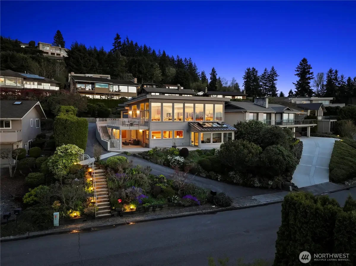 4640 Somerset Place Se, Bellevue, WA 98006 - #1