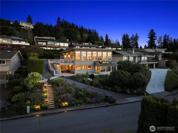 4640 Somerset Place Se, Bellevue, WA 98006