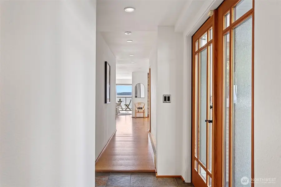 7125 & 7123 Beach Drive Sw, Seattle, WA 98136 - #3