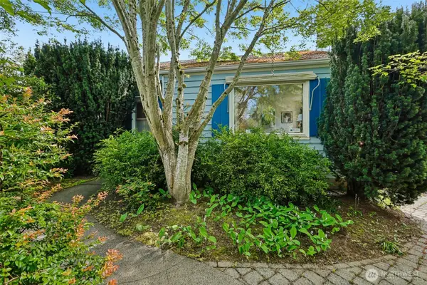 6830 27th Avenue Ne, Seattle, WA 98115