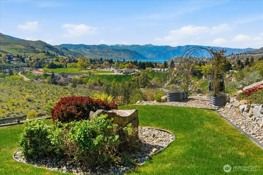 404 S Clifford Street, Chelan, WA 98816 - #2