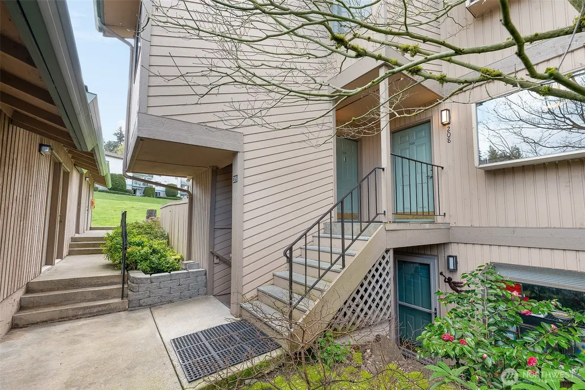 23003 Lakeview Drive #208, Mountlake Terrace, WA 98043 - #1