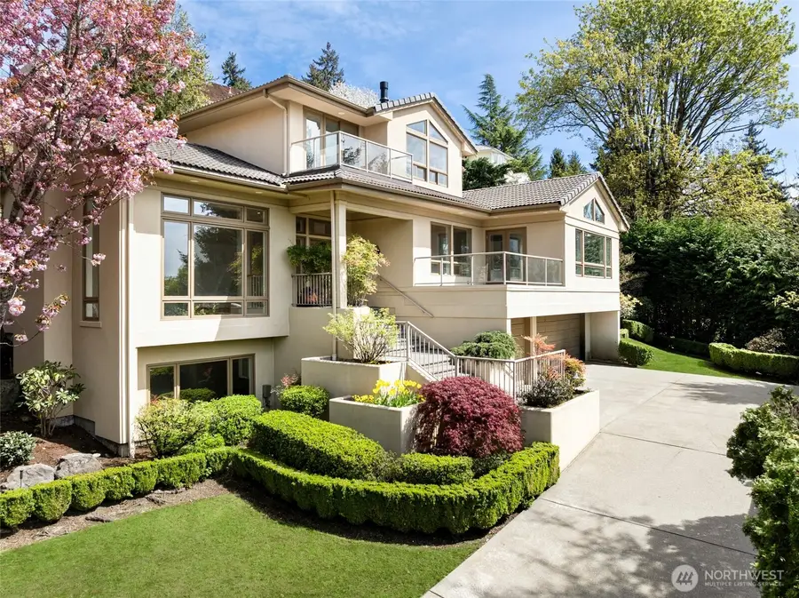 8144 W Mercer Way, Mercer Island, WA 98040 - #2