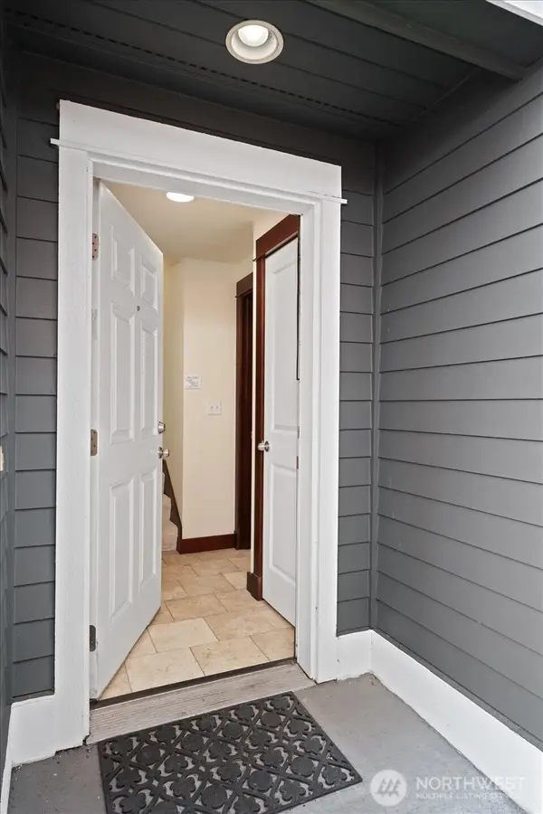 2205 NE 92nd Street, Seattle, WA 98115