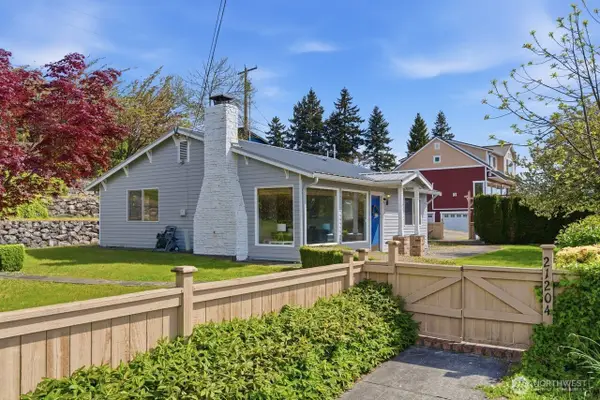 21204 3rd Avenue S, Des Moines, WA 98198
