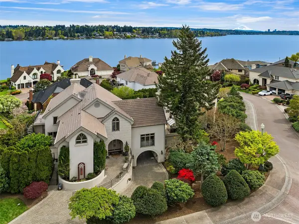 8496 NE Woodland Cove Drive, Kirkland, WA 98034
