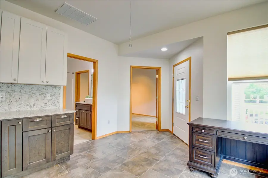 1191 Decatur Circle #17B, Burlington, WA 98233 - #3