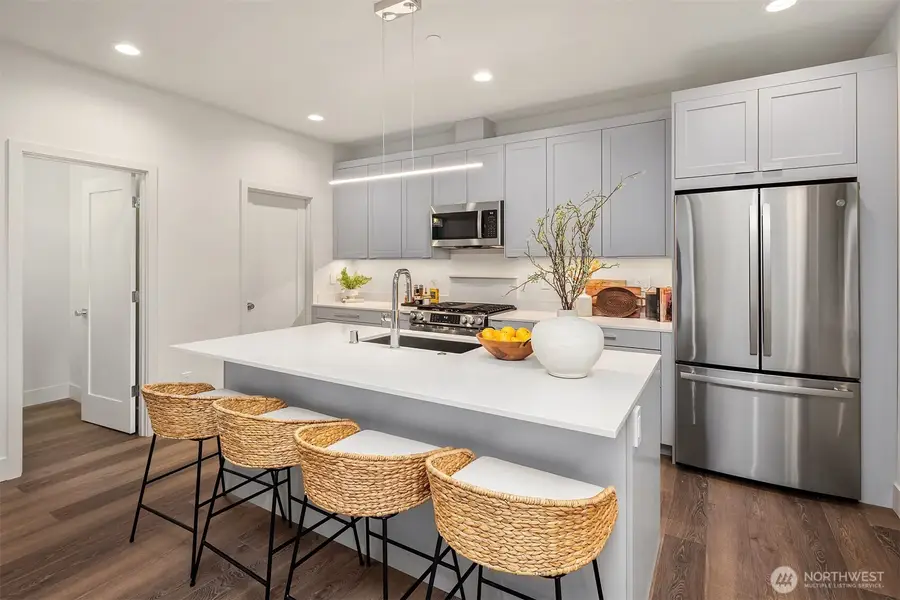 639 18th Avenue W, Kirkland, WA 98033 - #3