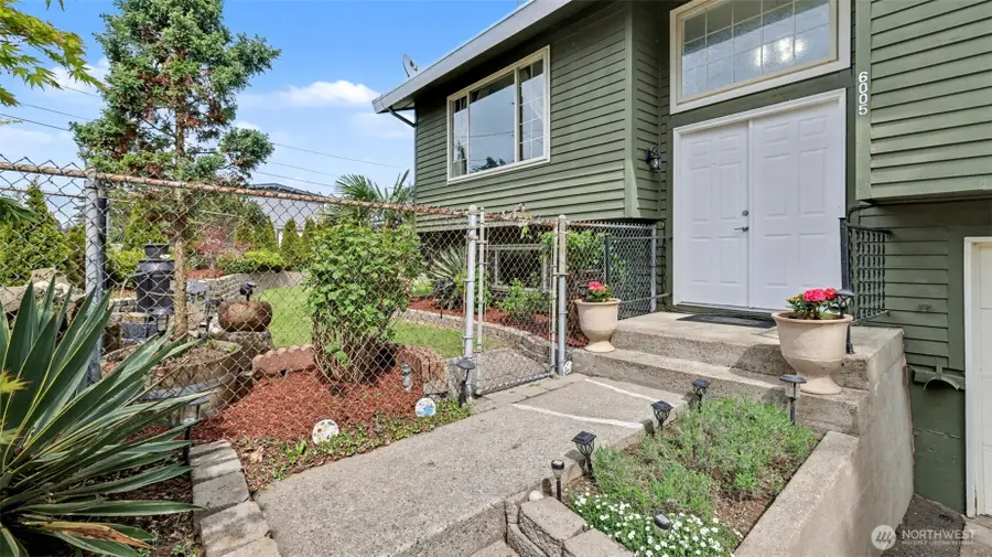 6005 S 116th Street, Seattle, WA 98178 - #2