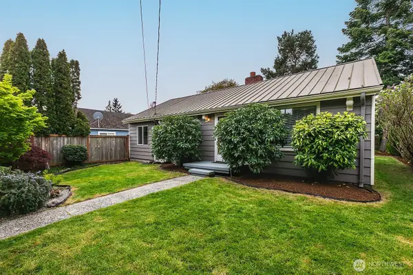 8437 Seward Park Avenue S, Seattle, WA 98118