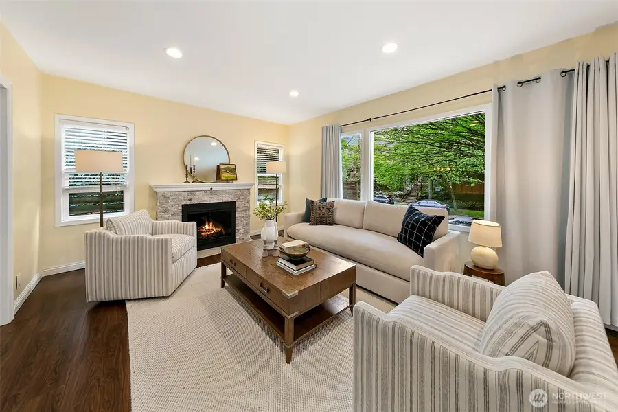 954 19th Avenue E, Seattle, WA 98112 - #3