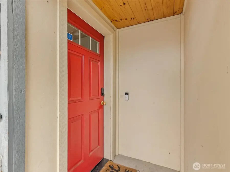 9010 18th Avenue Sw #B, Seattle, WA 98106 - #3