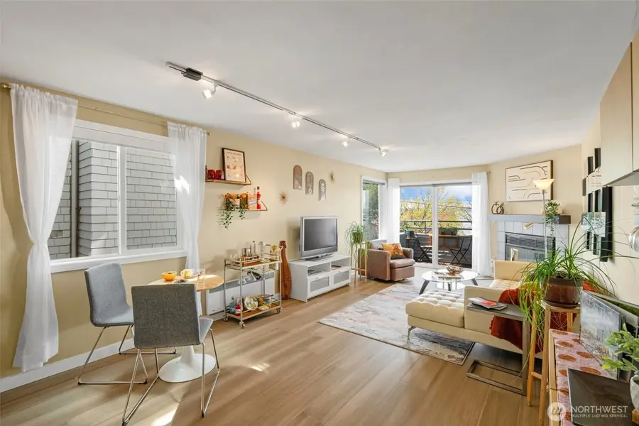 3142 Alki Avenue Sw #303, Seattle, WA 98116 - #3