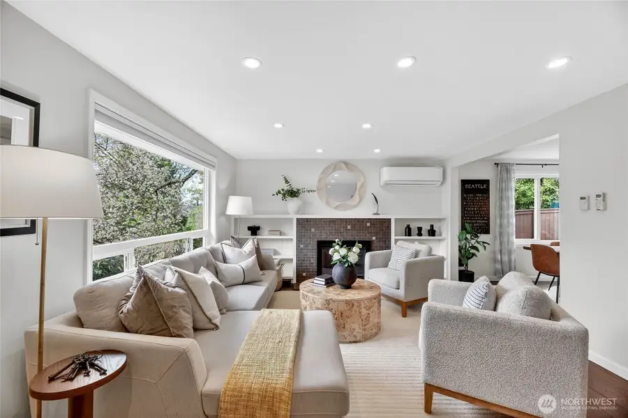 208 NW 43rd Street, Seattle, WA 98107 - #3