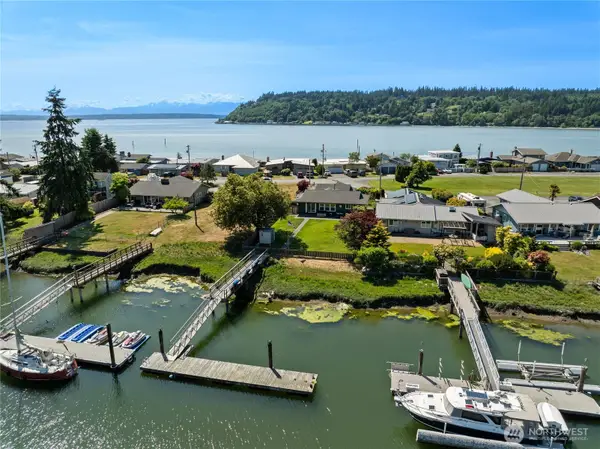 8145 Sandy Hook Terrace, Clinton, WA 98236