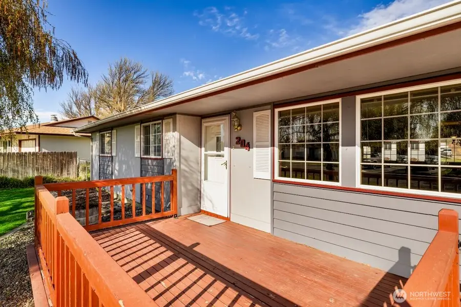 204 N Mason Street, Kittitas, WA 98934 - #2