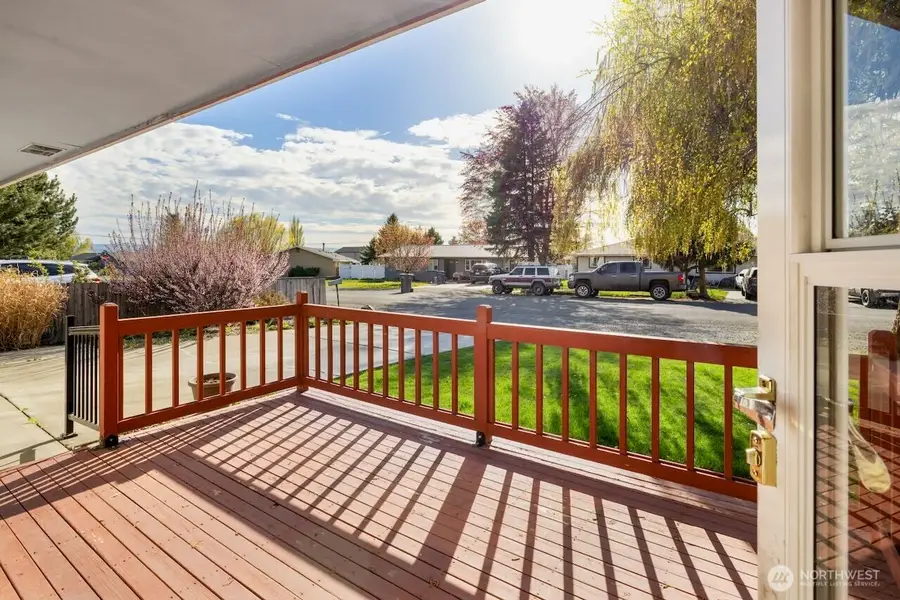 204 N Mason Street, Kittitas, WA 98934 - #3