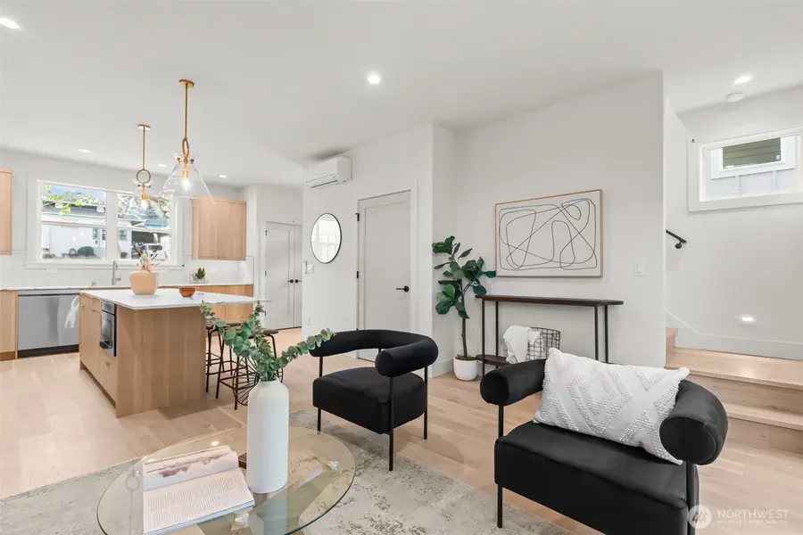 7350 22nd Avenue Nw #B, Seattle, WA 98117 - #2