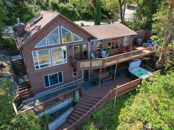 1700 Madrona Way, Coupeville, WA 98239