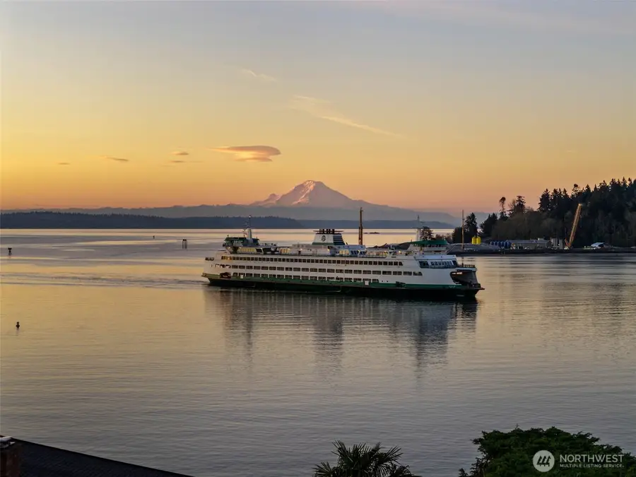 1121 Irene Place Ne, Bainbridge Island, WA 98110 - #3