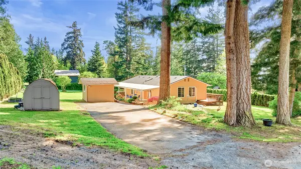560 N Sunset Drive, Camano Island, WA 98282