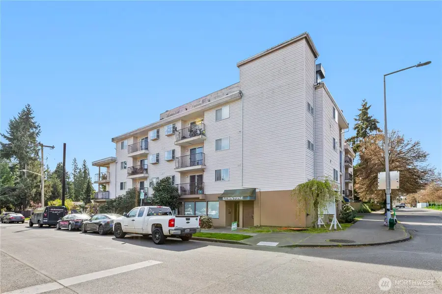 12056 15th Avenue Ne #404, Seattle, WA 98125 - #3