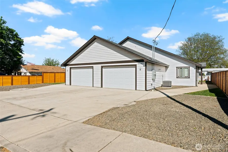 1917 Landon Avenue #1 & 2, Union Gap, WA 98903 - #3