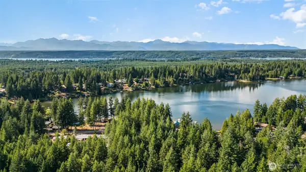 2181 E Trails End Drive, Belfair, WA 98528