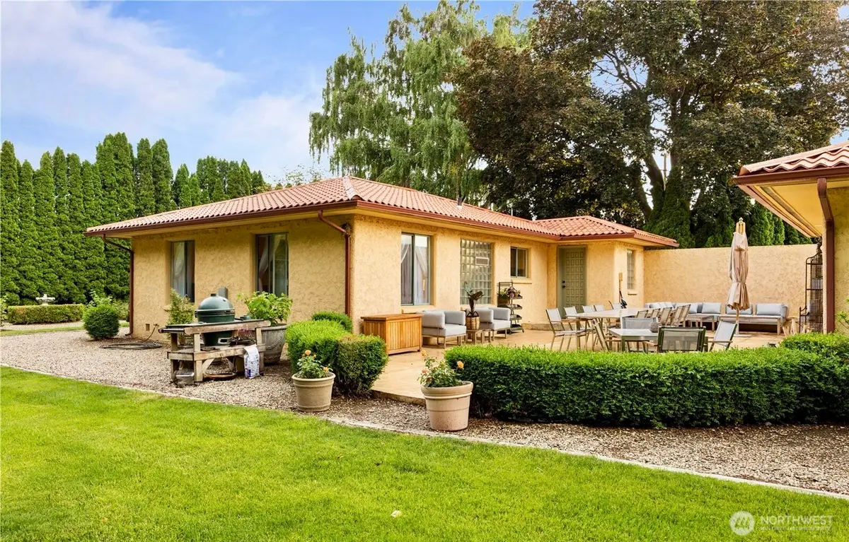 1720 Road 20 Nw, Soap Lake, WA 98851 - #1