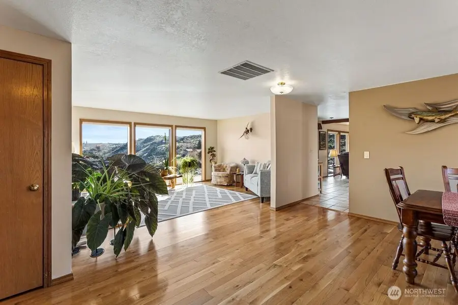 290 Trails End Lane, Yakima, WA 98903 - #3