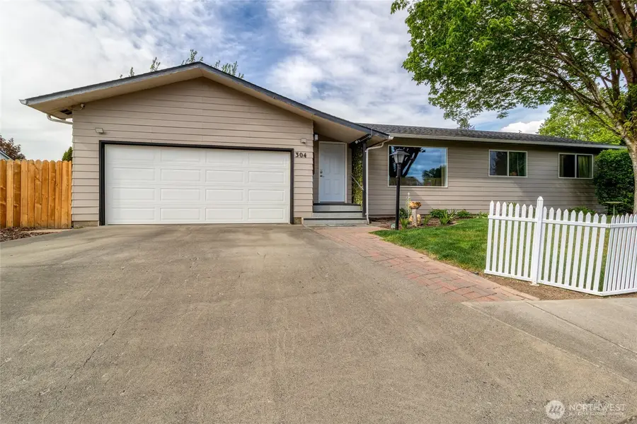 304 SW 11th Street, College Place, WA 99324 - #2