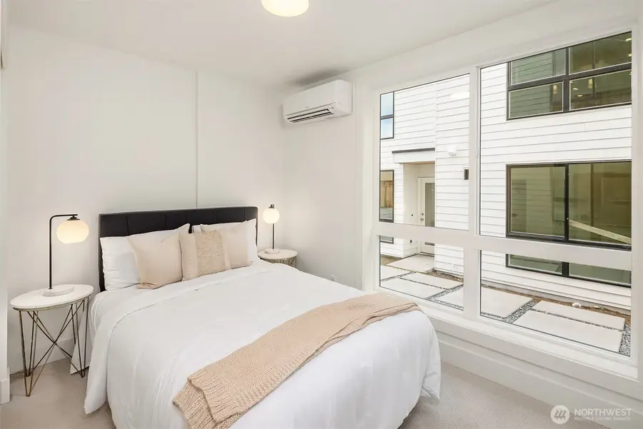 4419 2nd Avenue Ne #A, Seattle, WA 98105 - #3