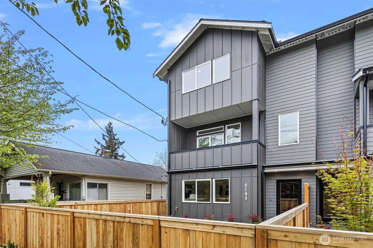 6743 Earl Avenue Nw, Seattle, WA 98117 - #1