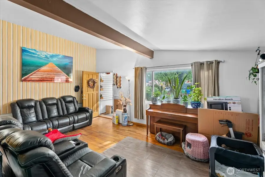 14347 Ashworth Avenue N, Seattle, WA 98133 - #3