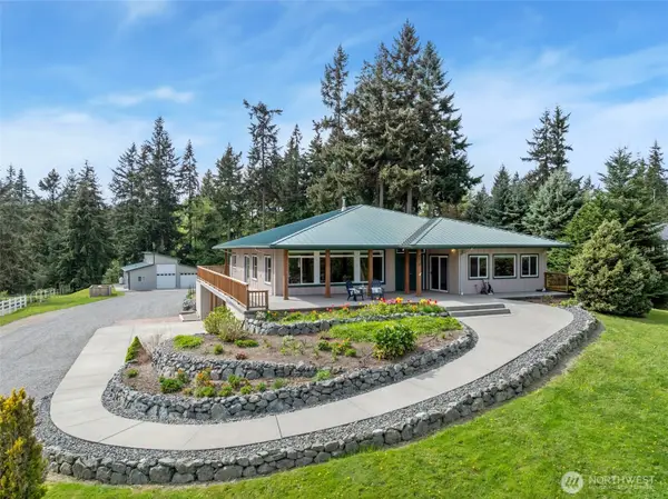 2385 Lake Forest Drive, Oak Harbor, WA 98277