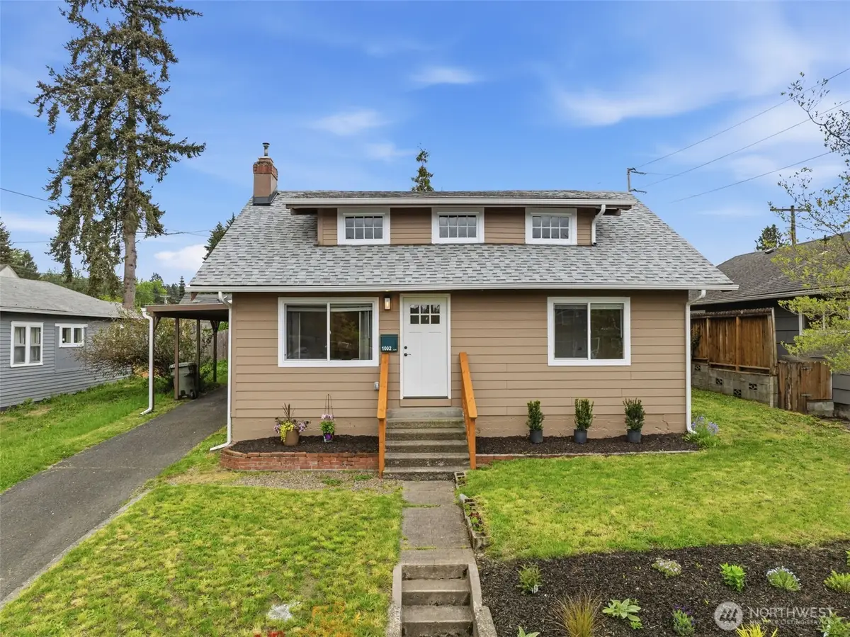 1002 N 6th Avenue, Kelso, WA 98626 - #1