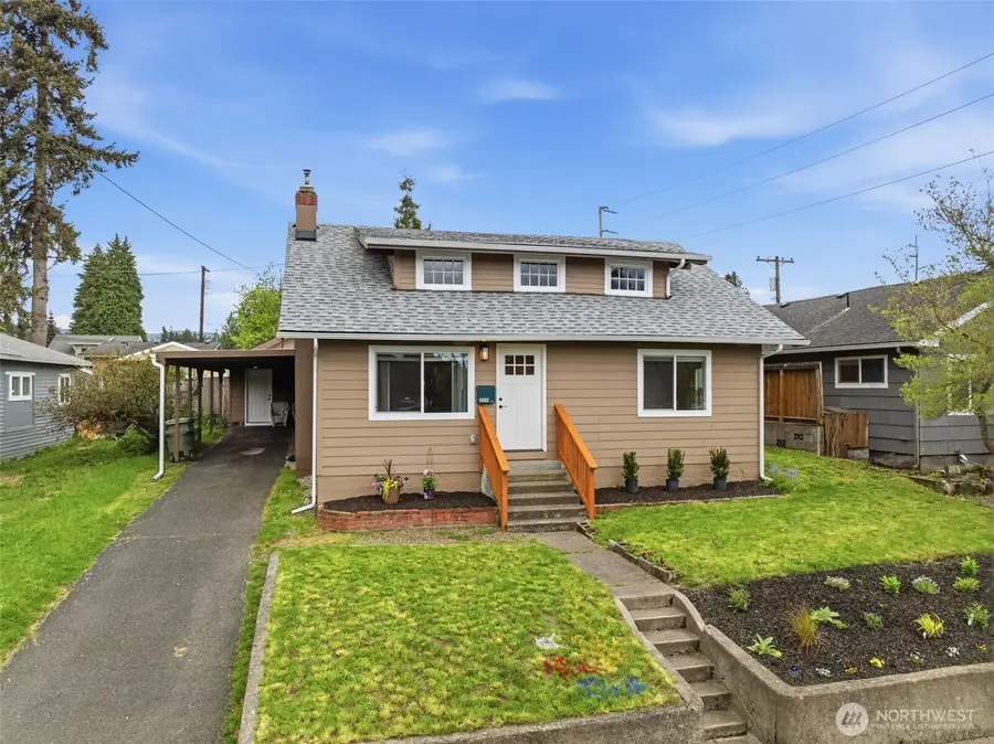 1002 N 6th Avenue, Kelso, WA 98626 - #2
