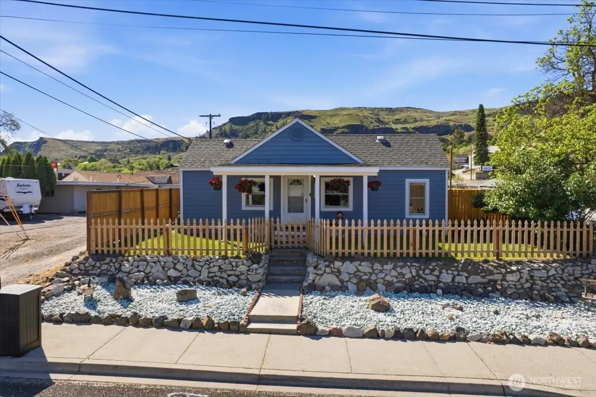311 Federal Avenue, Grand Coulee, WA 99133 - #1