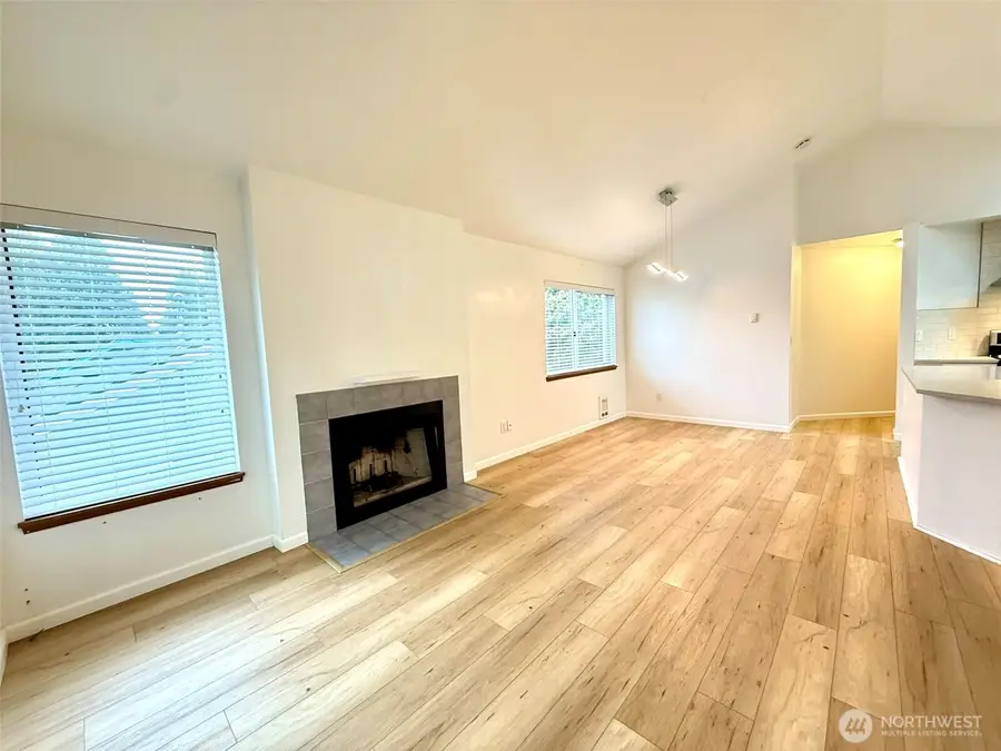 12043 Bartlett Avenue Ne, Seattle, WA 98125 - #3
