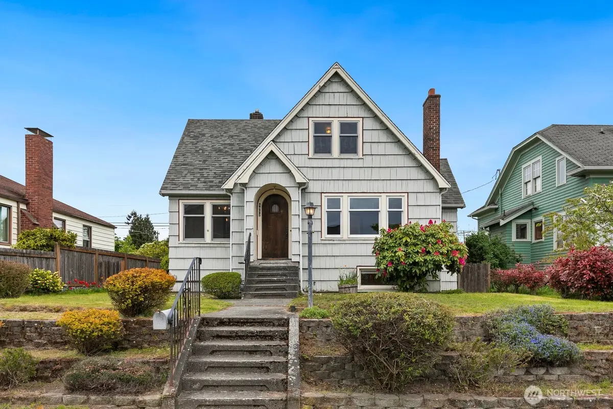 4052 44th Avenue Sw, Seattle, WA 98116 - #1
