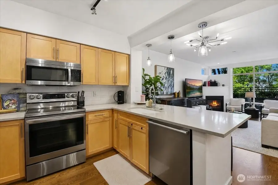 211 Kirkland Avenue #204, Kirkland, WA 98033 - #3